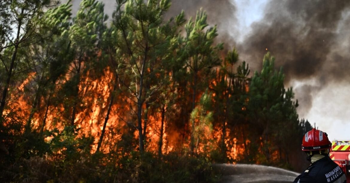 FT: Oι megafires απειλούν τον τουρισμό, τις υποδομές και τις οικονομίες της Μεσογείου