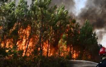 FT: Oι megafires απειλούν τον τουρισμό, τις υποδομές και τις οικονομίες της Μεσογείου