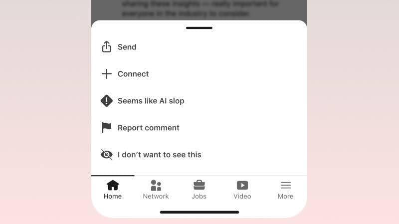 LinkedIn: Πόλεμος στο «AI slop» με νέο κουμπί επισήμανσης και αλλαγές στα εργαλεία τεχνητής νοημοσύνης