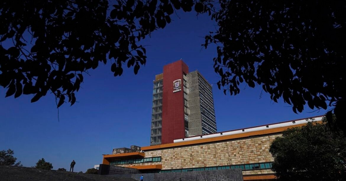 Μεξικό: 58.000 φοιτητές ξαναδίνουν εξετάσεις επειδή έγραψαν… άριστα