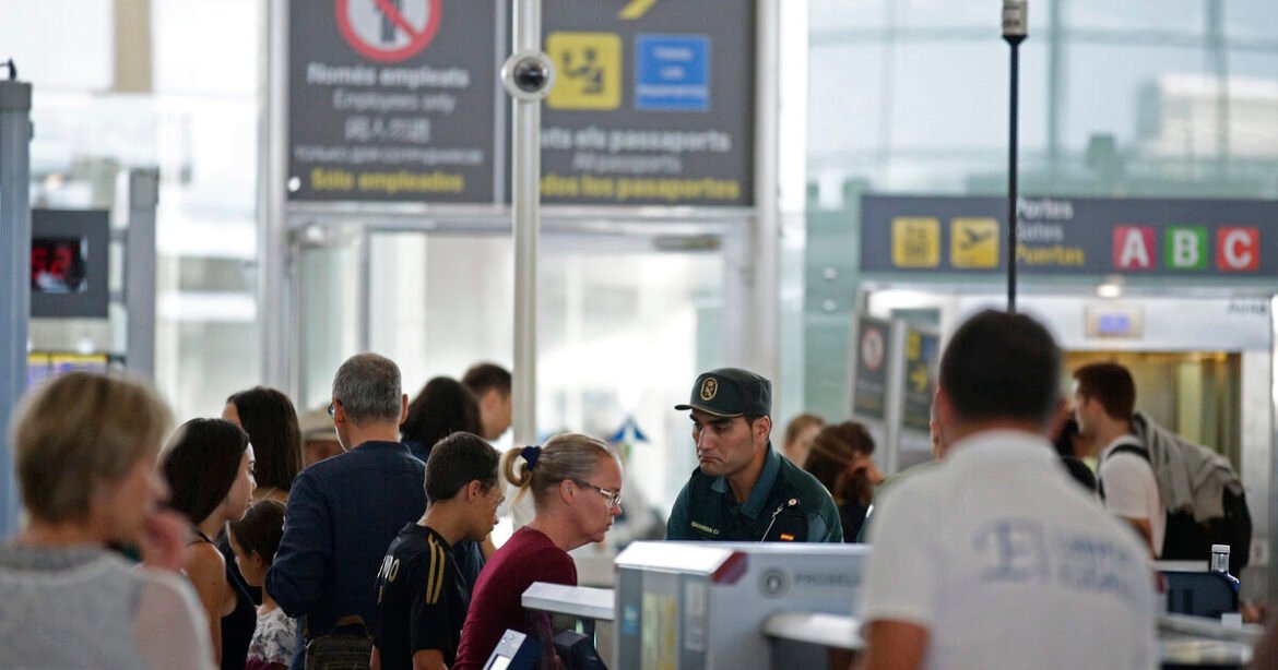 Η Ισπανία επαναφέρει τους συνοριακούς ελέγχους με την Ιταλία – Στα άκρα η σύγκρουση για το μεταναστευτικό