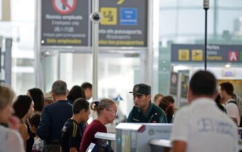 Η Ισπανία επαναφέρει τους συνοριακούς ελέγχους με την Ιταλία – Στα άκρα η σύγκρουση για το μεταναστευτικό