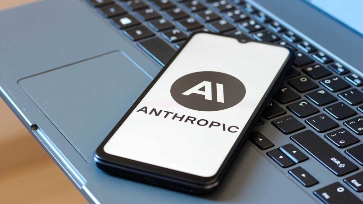 Η Anthropic σχεδιάζει τα δικά της AI chips για το Claude