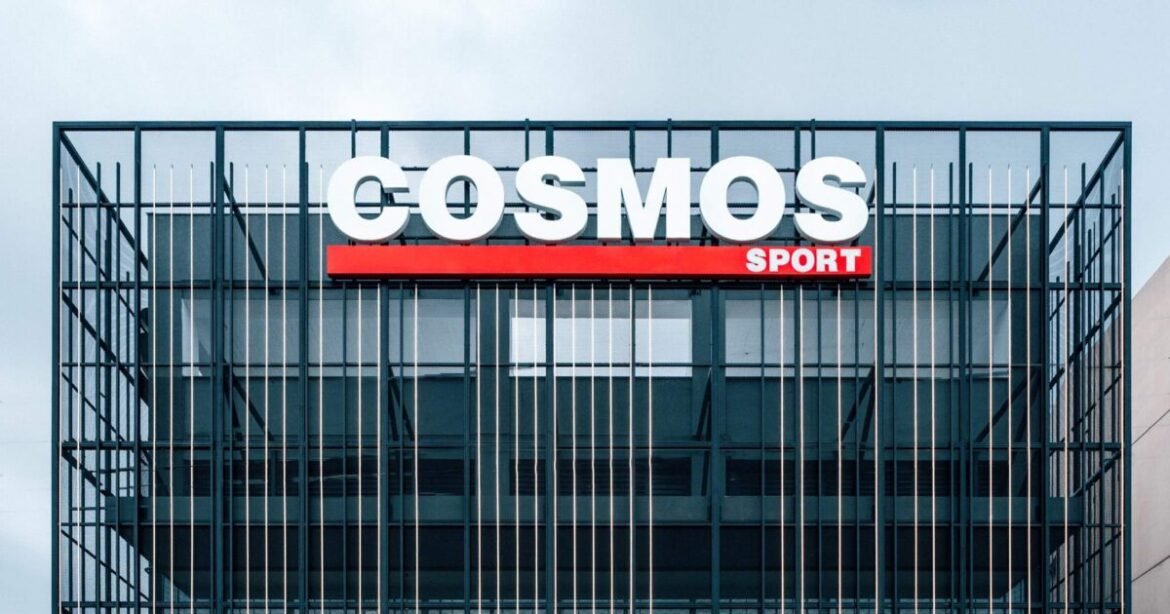 H Cosmos Sport κερδίζει μερίδια στην αγορά αθλητικών ειδών υπό την ομπρέλα της JD