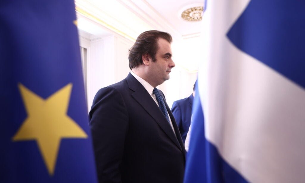 Le Point: Η φιλοδοξία του Πιερρακάκη να «ξυπνήσει» την Ευρώπη