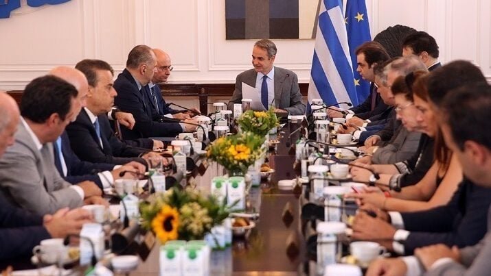 Υπουργικό με γεμάτη ατζέντα τη Δευτέρα: Ακρίβεια, «Ελλάδα 2.0» και νέα χωροταξικά στο τραπέζι