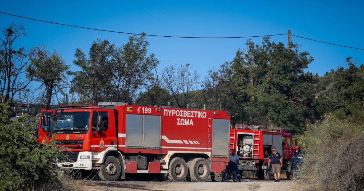Φωτιά στη Σάμο στην περιοχή Μαραθόκαμπου: Επιχειρούν και εναέρια μέσα