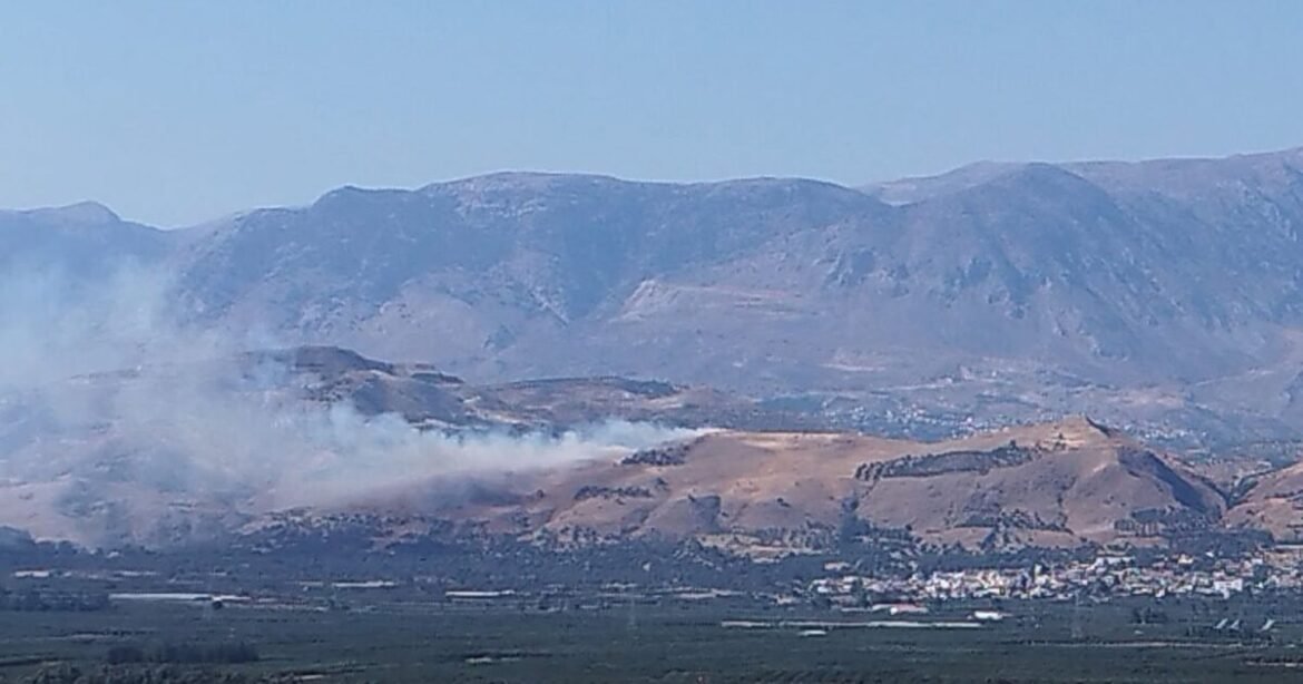 Φωτιά στο Ηράκλειο στη περιοχή Άγιοι Δέκα: Μήνυμα από το 112 «παραμείνετε σε ετοιμότητα»