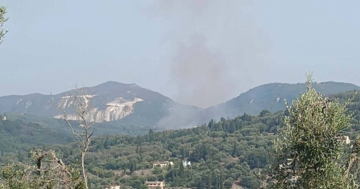 Φωτιά στην Κέρκυρα, στην περιοχή Άγιος Γεώργιος