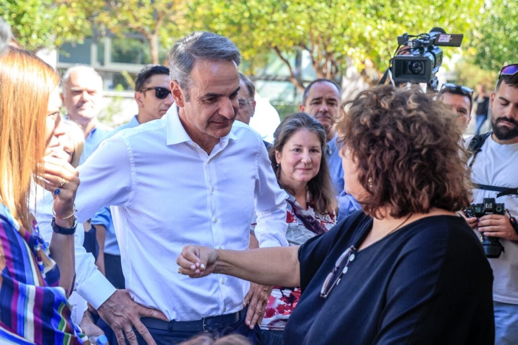 Στο πρώτο δημόσιο ειδικό σχολείο «Ρόζα Ιμβριώτη» στην Καισαριανή ο Μητσοτάκης