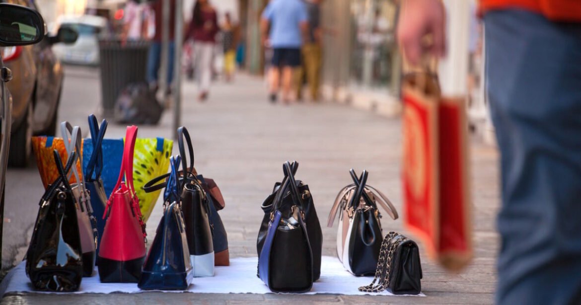 Πρόστιμα 2,13 εκατ. ευρώ από την Αρχή Ελέγχου της Αγοράς σε 2 μήνες – Κατάσχεση 127.462 προϊόντων «μαϊμού»