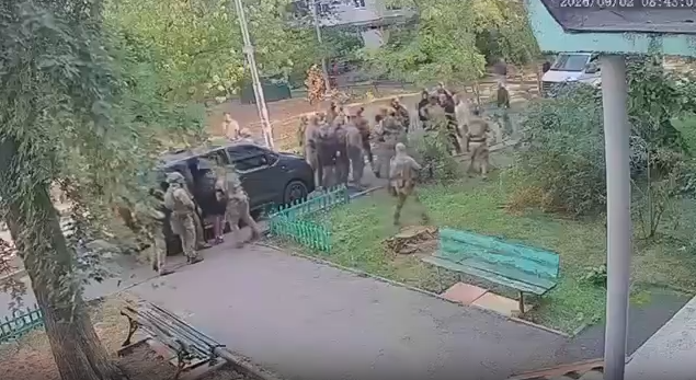 Εμφύλιος μεταξύ μυστικών υπηρεσιών της Ουκρανίας – Ένοπλη σύγκρουση στους δρόμους του Κιέβου (Βίντεο)