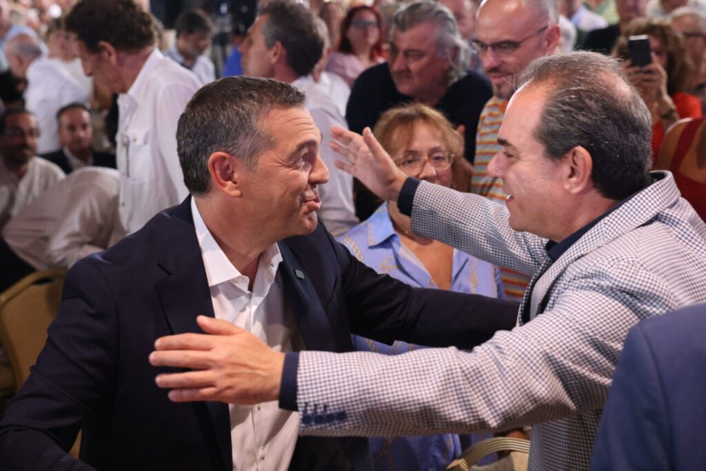Κυβέρνηση για εξαγγελίες Τσίπρα: Σαν να μην πέρασε μια μέρα, μοίρασε πάλι σανό