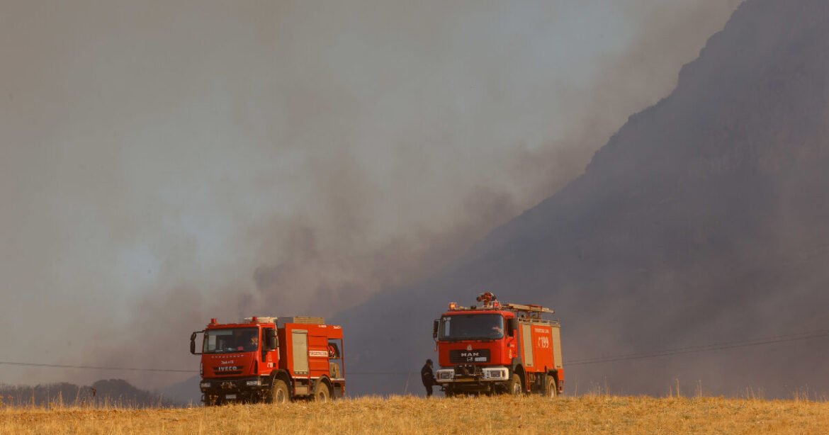 Πρέβεζα: Μεγάλη κινητοποίηση για φωτιά στο Θεσπρωτικό – Στη μάχη και εναέρια μέσα