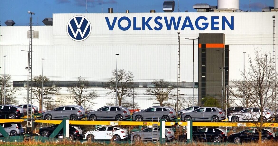 Volkswagen: Ναυάγιο για τη «ναυαρχίδα» της γερμανικής βιομηχανίας – Ακόμη 50.000 απολύσεις και συνεχίζουν