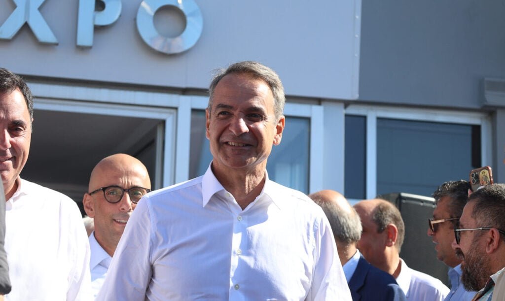 Στη ΔΕΘ ο Μητσοτάκης: Η βόλτα στα περίπτερα, η ρετσίνα και το «ευτυχώς δεν είμαι στο πρωτοσέλιδο»
