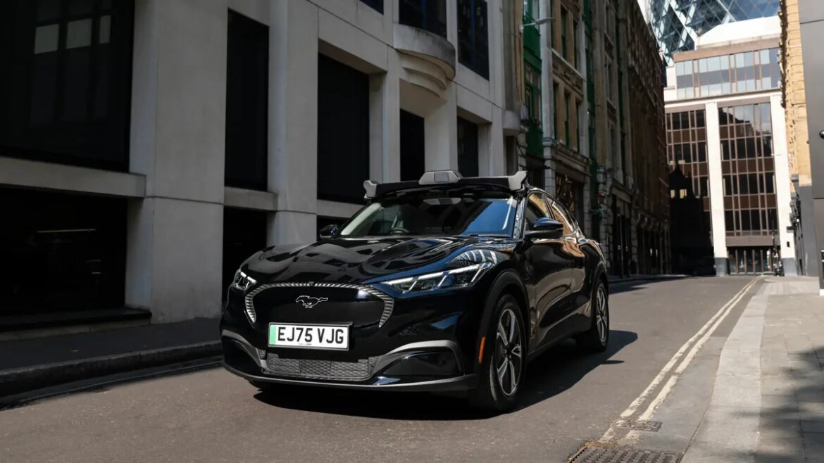 Uber: Φέρνει τα πρώτα της ρομποταξί στο Λονδίνο σε συνεργασία με τη Wayve
