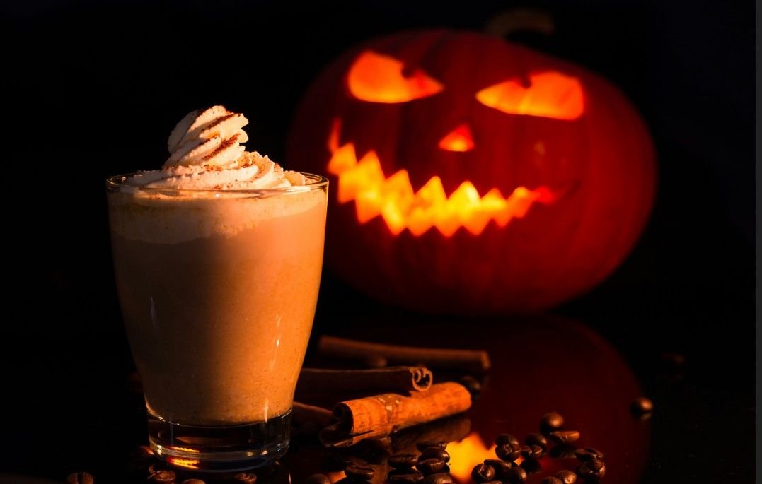 Η Starbucks επισπεύδει το φθινόπωρο: Το Pumpkin Spice Latte ως όπλο ανάκαμψης