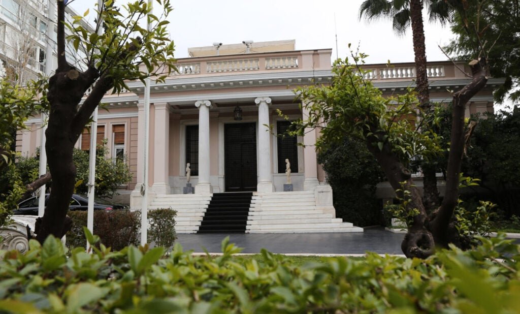 Κυβέρνηση: Καμία απολύτως συνεργασία με Σαμαρά και Τσίπρα