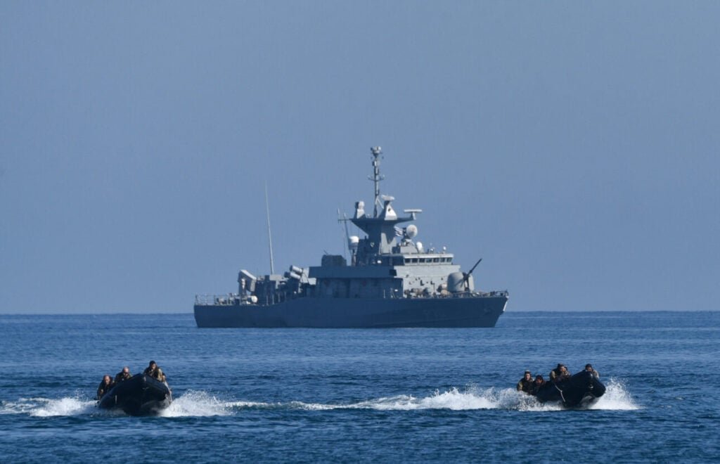 Πρώτη (κοινή) απάντηση στο πεδίο με την άσκηση «Μedusa» εντός της ζώνης του παράνομου τουρκολιβυκού
