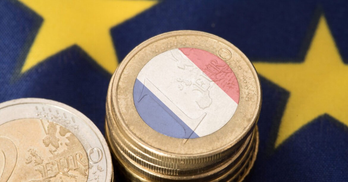 Η Γαλλία «κόβει» τις προβλέψεις για ανάπτυξη στο 0,5% – Δίνει 4,5 δισ. ευρώ επιπλέον για το χρέος
