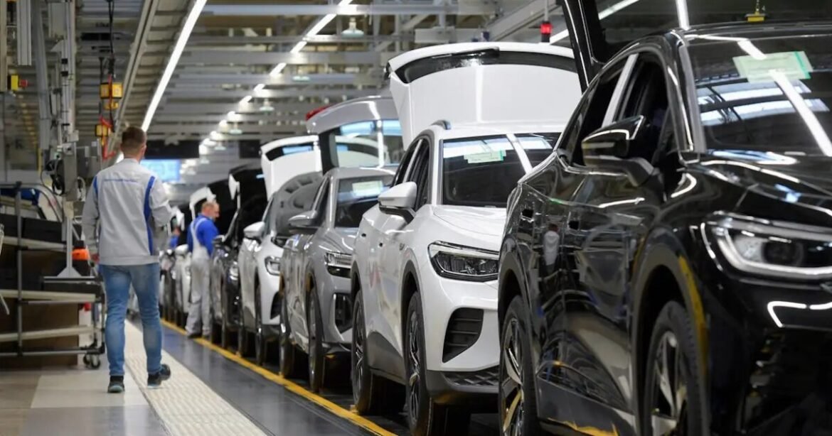 Η Volkswagen σε δεινή θέση – Η κινέζικη απειλή, το υψηλό κόστος παραγωγής και τα σχέδια επιστροφής