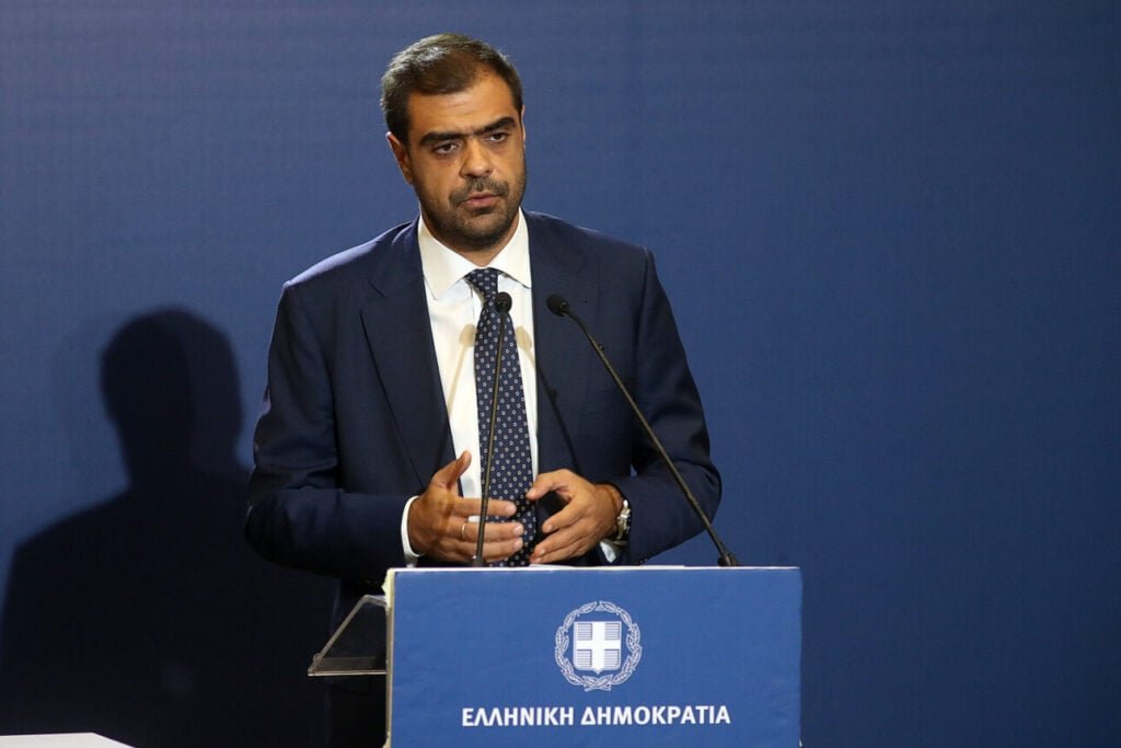 Μαρινάκης κατά Ανδρουλάκη: Εταξε δισ. – στον λαό ο λογαριασμός