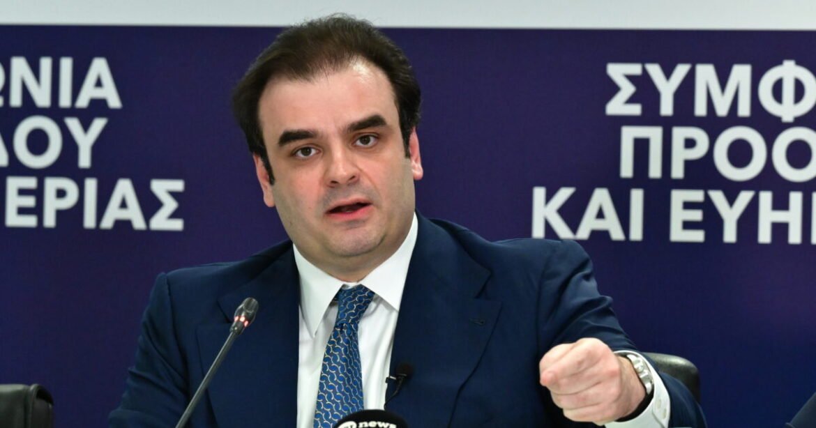 Ο Πιερρακάκης προαναγγέλλει επενδύσεις έως 20 δισ. ευρώ σε βάθος δεκαετίας