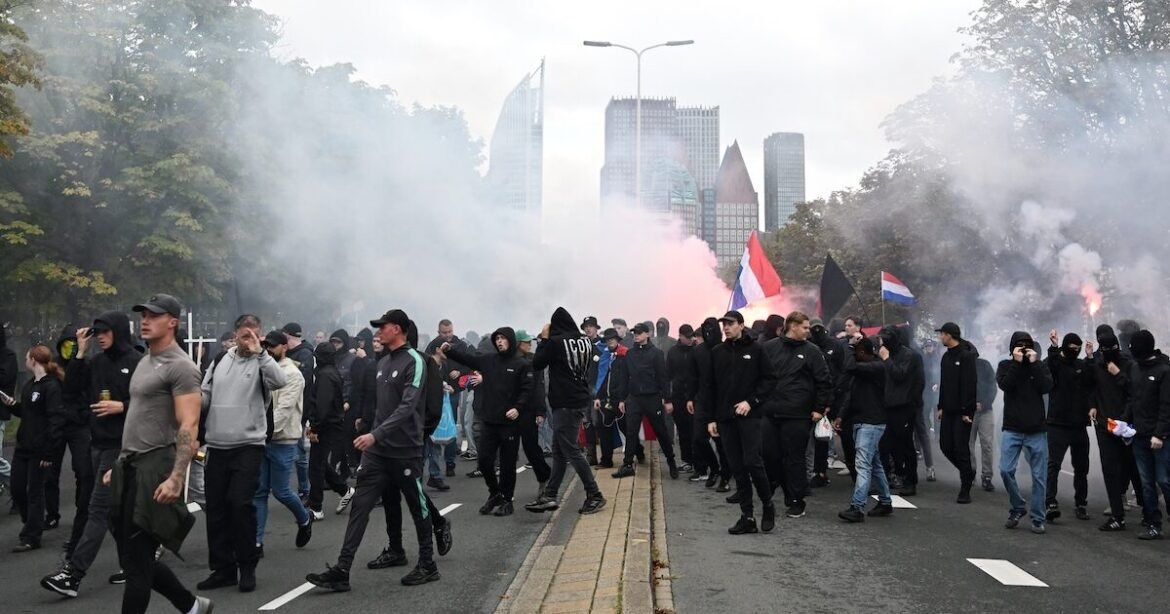 Χάος στη Χάγη σε διαδήλωση ακροδεξιών: Επεισόδια με την Αστυνομία και 24 συλλήψεις