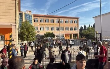 Τρόμος σε λύκειο στην Τουρκία: Άγνωστος άνοιξε πυρ και τραυμάτισε μαθητές