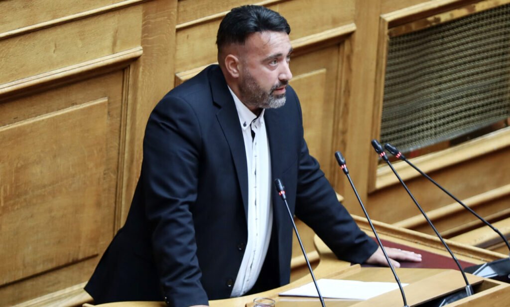 Ενταση στη Βουλή: Ο πρώην «Σπαρτιάτης» Μανούσος δήλωσε εκπρόσωπος της Συμμαχίας Ελλήνων