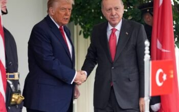 Ούτε κουβέντα από Τραμπ για τα «τουρκικά F35» παρά τις φιλοφρονήσεις για Ερντογάν – Γιατί δεν είχαν διμερή συνάντηση