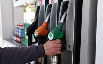 Στις 30 Σεπτεμβρίου οι ανακοινώσεις για τα καύσιμα, στις 14 Οκτωβρίου για το πετρέλαιο θέρμανσης