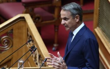 Μητσοτάκης για επέτειο δολοφονίας Μπακογιάννη: Βαδίζουμε στα βήματά του, διεκδικώντας όσα και εκείνος ήθελε