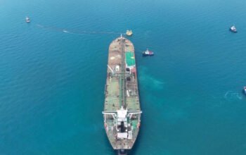Το Ιράκ προσφέρει φορτία πετρελαίου last minute – Εκμεταλλεύεται το «καπέλο» για μεταφορά από τον κόλπο του Ομάν
