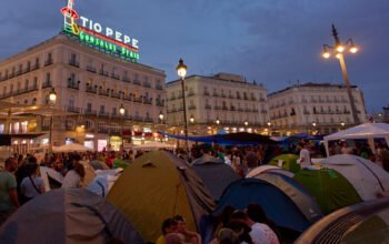 Η έξωση που «βούλιαξε» τη Μαδρίτη: Η 87χρονη Μαρικάρμεν που έγινε σύμβολο της στεγαστικής κρίσης επιστρέφει σπίτι της