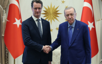 Η ασυνήθιστη συνάντηση του Ερντογάν: Υποδέχθηκε τον πιθανό διάδοχο του Μερτς – Τι συζήτησαν για 50 λεπτά