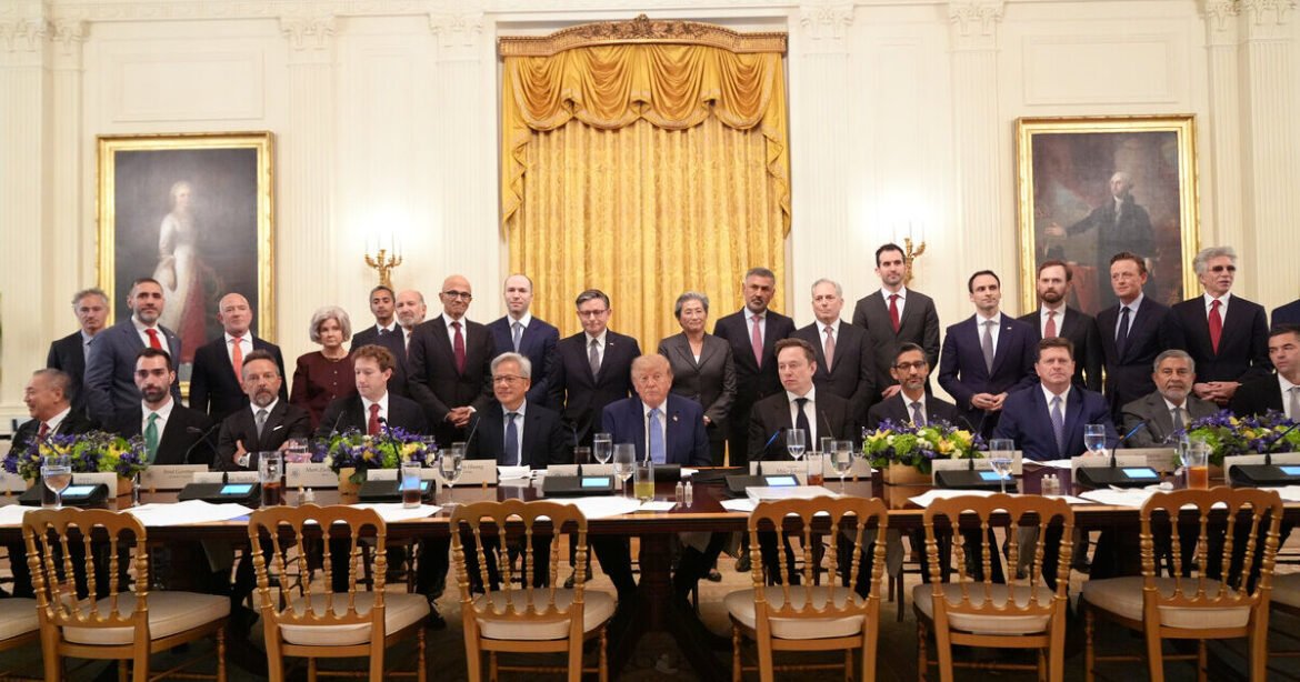 Το «τραπέζι του τρισεκατομμυρίου» του Τραμπ: Μασκ, Ζούκερμπεργκ, Μπέζος και οι ισχυροί της AI στον Λευκό Οίκο