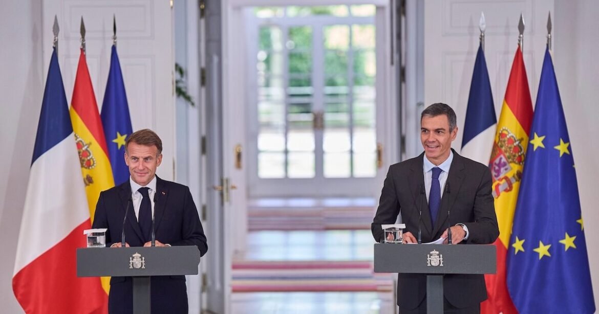 Μακρόν και Σάντσεθ ανοίγουν την πόρτα στη Βρετανία για επιστροφή στην Ε.Ε. – «Welcome back»