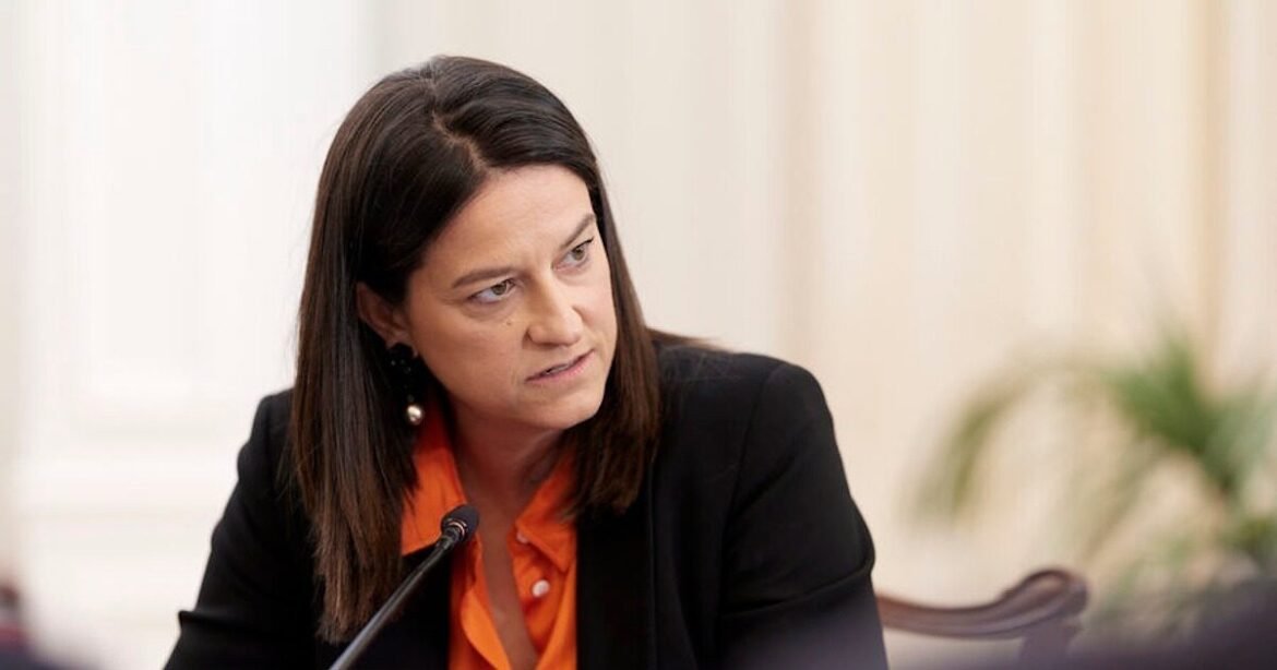 Η Κεραμέως προσθέτει 5.000 θέσεις πλήρους απασχόλησης στο πρόγραμμα άνεργων γυναικών