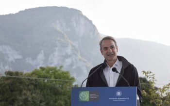 Μητσοτάκης από το Λιτόχωρο: «Για την πατρίδα μας υπάρχουν πάντα πιο ψηλές κορυφές»