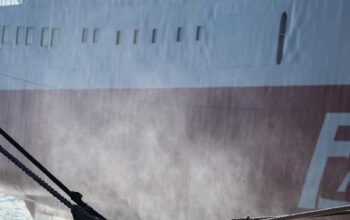 Σε ισχύ το απαγορευτικό απόπλου σε Πειραιά, Ραφήνα και Λαύριο εξαιτίας των θυελλωδών ανέμων