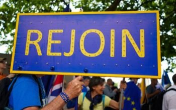 Βρετανία: Το 49% θέλει επιστροφή στην ΕΕ – Τι δείχνει νέα μεγάλη δημοσκόπηση