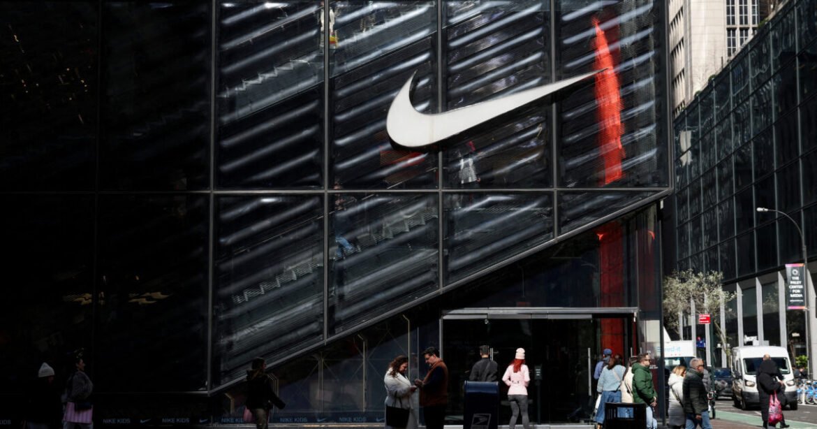 Η Nike αλλάζει μοντέλο: Μεταφέρει παραγωγή κοντά στις αγορές-στόχους και μειώνει προσωπικό 