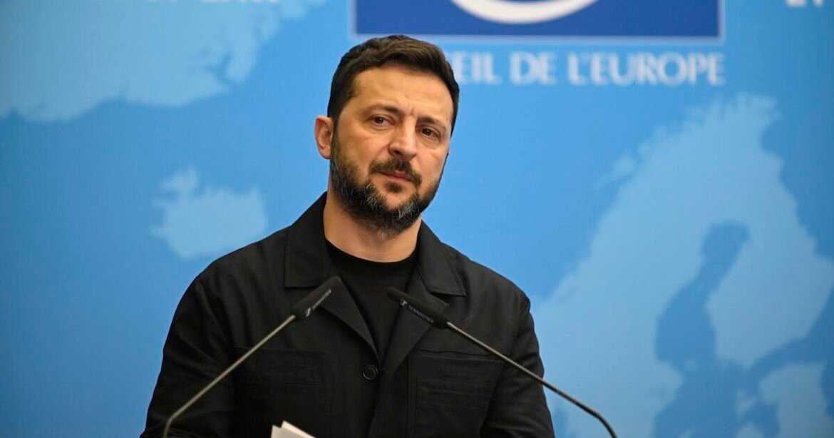 Ζελένσκι: «Θα χτυπήσουμε πρώτα τα διυλιστήρια, χάνουμε χρόνο με τον Πούτιν»