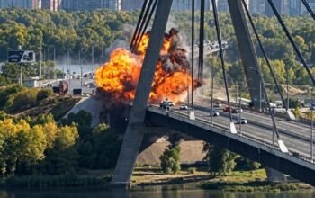 Ουκρανία: Η Ρωσία χτύπησε τη Βόρεια Γέφυρα στο Κίεβο κατά την επίσκεψη του Μερτς – Βίντεο από τη στιγμή της επίθεσης