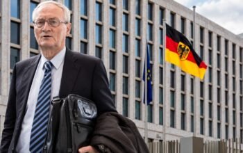 Σάλος στη Γερμανία: Ο πρώην επικεφαλής των μυστικών υπηρεσιών συνελήφθη για προδοσία και κατασκοπεία