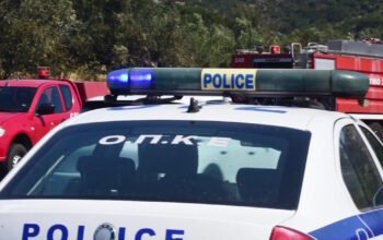 Συναγερμός στην Καλλιθέα: Εντοπίστηκαν φιαλίδια με επικίνδυνη ουσία – Εκκενώθηκαν 2 πολυκατοικίες