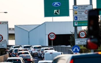 Κίνηση στους δρόμους: Στο «κόκκινο» το κέντρο της Αθήνας και ο Κηφισός – Καθυστερήσεις στην Αττική Οδό