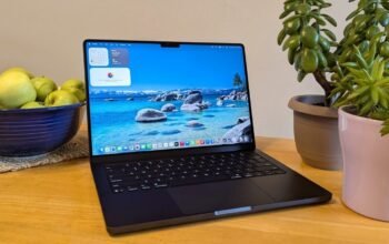 Νέο MacBook Pro: Διαρροή αποκαλύπτει σημαντικά ελαφρύτερο σχεδιασμό, οθόνη αφής OLED και κυκλοφορία τον Νοέμβριο